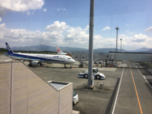 阿蘇熊本空港 ニッポンレンタカーで車を借りる 連休は旅行 連休でなくても旅行
